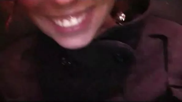 Cutie naudib musta härra riista