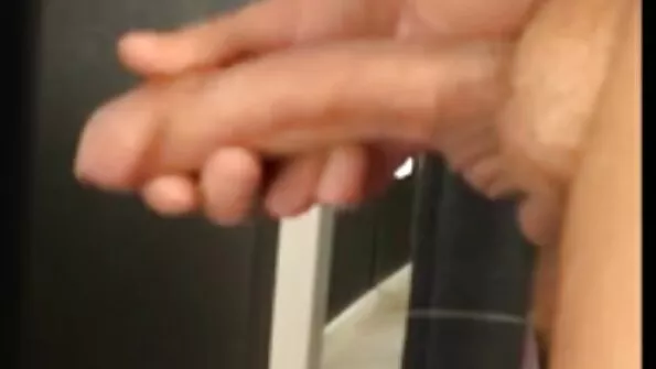 Emane perses kõvasti suhu ja sunnitud sügavalt neelama.