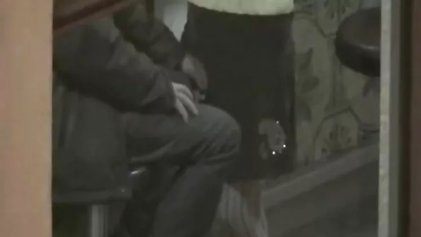 Sihvakas brünett andis suhu ja muutus doggy stiilis.