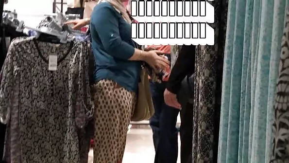 Paindlik tüdruk annab end analüütiliselt vene kutile.