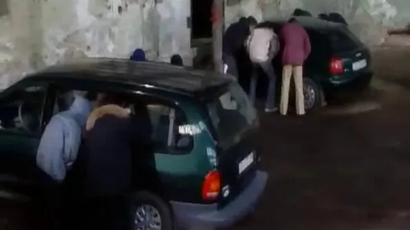 Loll tibi ajab seksimänguasjaga auku.