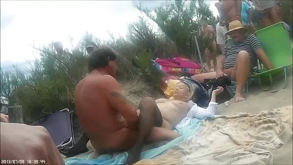 Salakaval proua võttis musta mehe seksiks maha ja tõi koju.
