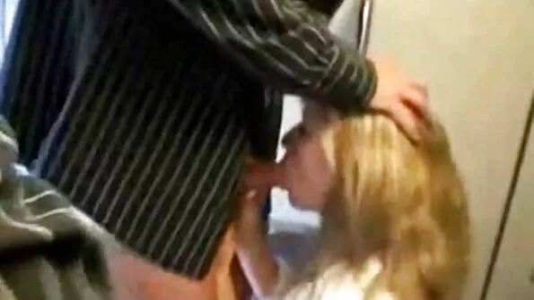 Blond prügi eelistab tagumikku ega keeldu kellestki.