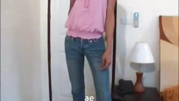 Ootamatult andis end kiisu sisse ilus tüdruk.
