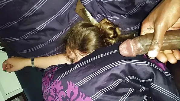 See silikoontihadega daam teab, kuidas hästi keppida.