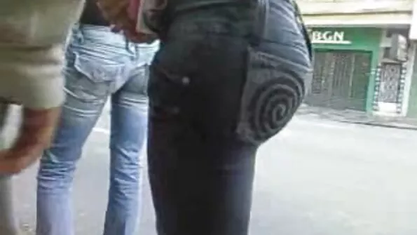 Charming latina fucks tuss koos noor mees.