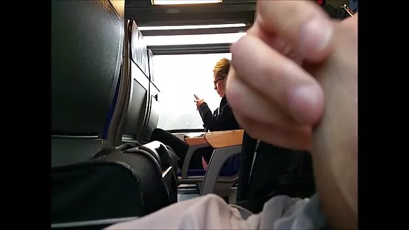 Mustakarvaline tibu kummardus vähiga ja lõpetas.