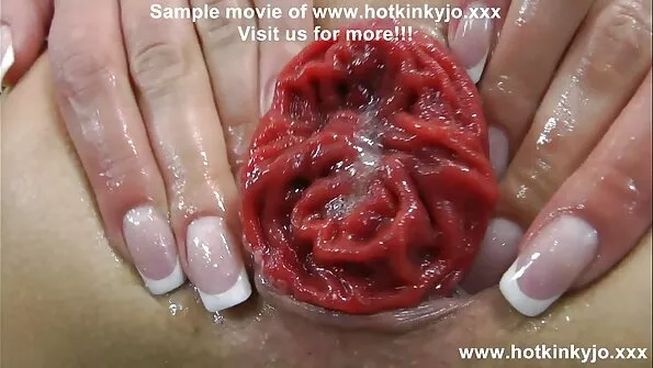 Vene porno armsa noore tüdrukuga, kellel on väikesed tissid.