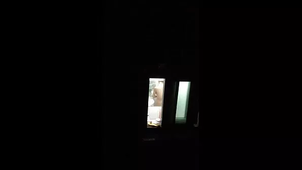 Paks metssiga võttis seksiks ilusa tibu.