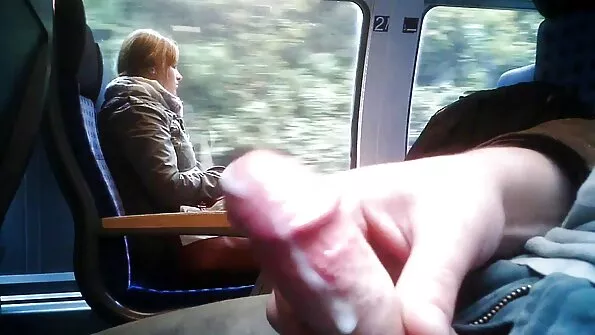 Nooruk tegi oma lõbuks rihmaga kummalisi mänge.